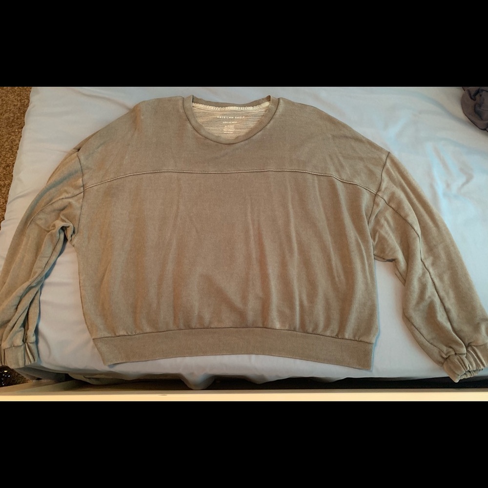 American eagle XS sweatshirt.